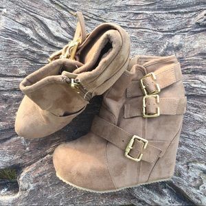 Tan Booties shi, with gold details